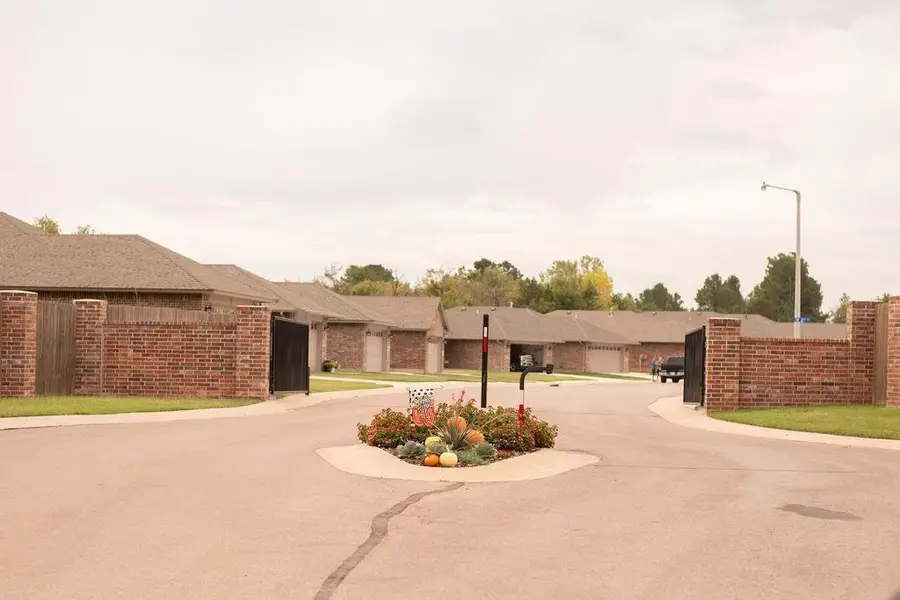 215 Meadow Drive, Newcastle, OK 73065 - #2