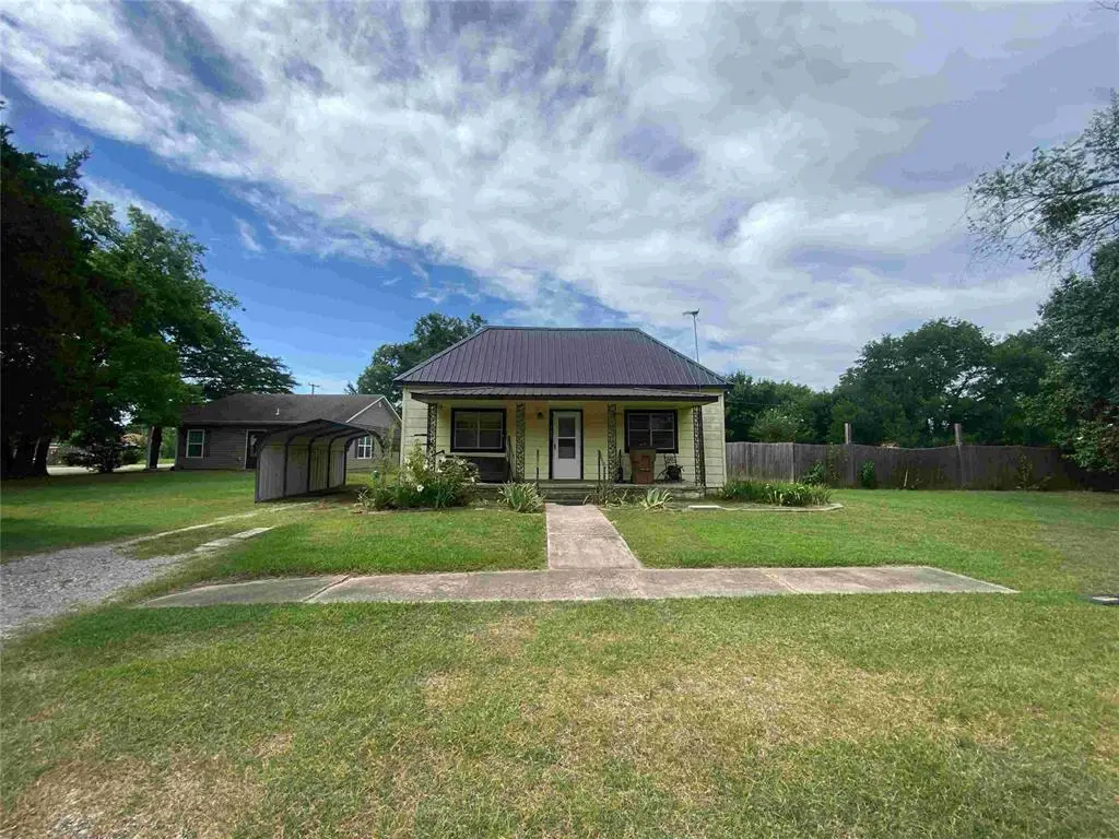407 W Franklin Street, Maud, OK 74854 - #1