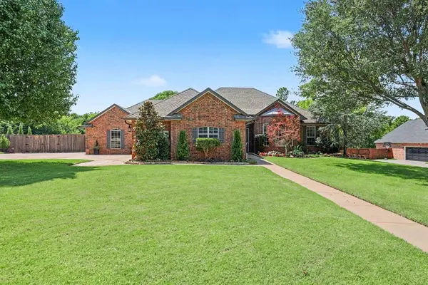 1321 N Bittercreek Terrace, Mustang, OK 73064