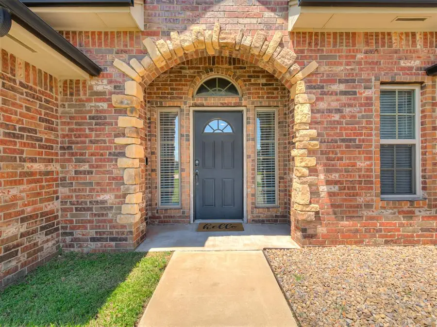 725 SW 12th Street, Moore, OK 73160 - #2