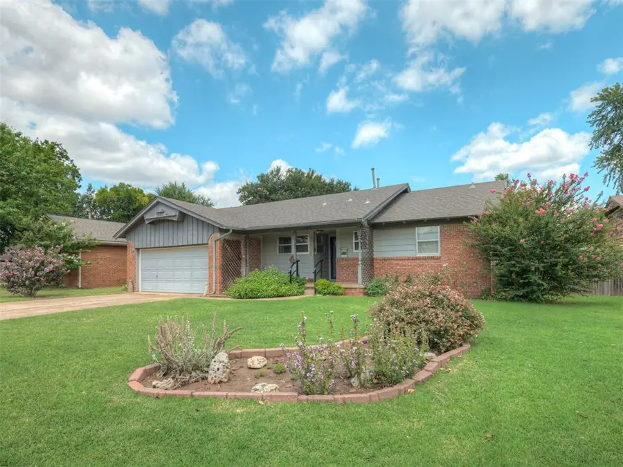 305 Ridgecrest Road, Edmond, OK 73013 - #2