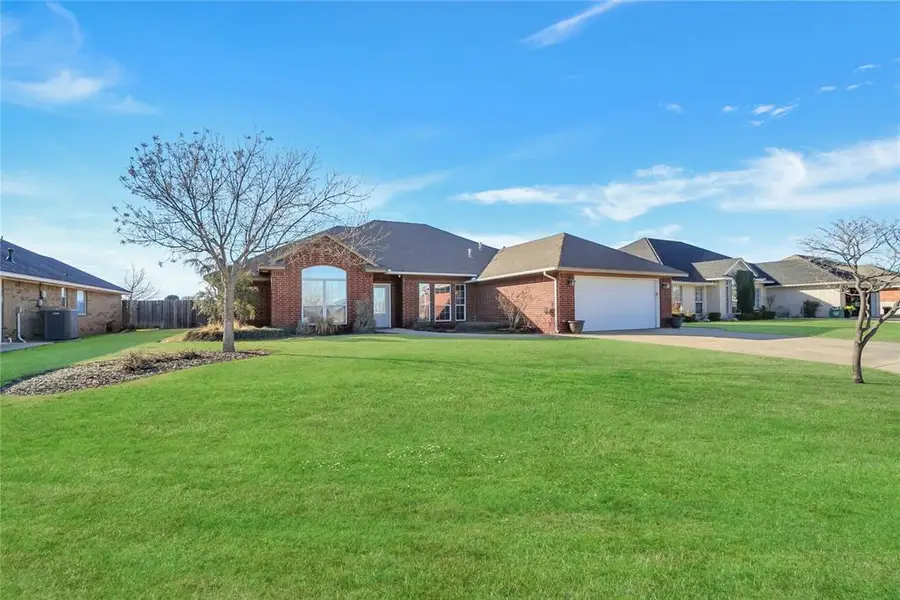 2905 Hunter Pointe, Altus, OK 73521 - #2