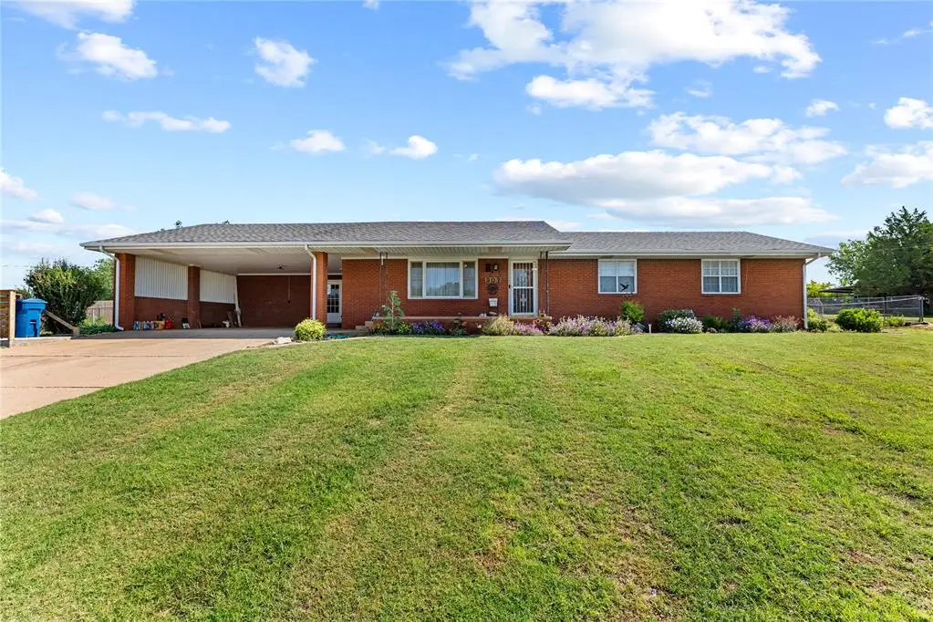907 Ella Street, Cordell, OK 73632 - #1