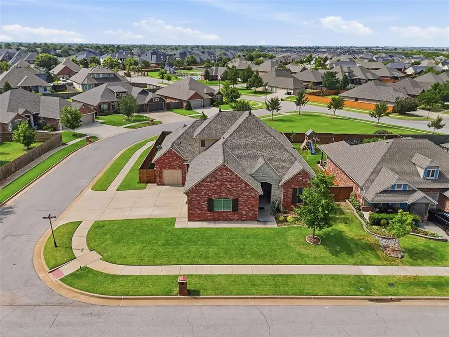 13608 Cobblestone Curve Road, Oklahoma City, OK 73142 - #2