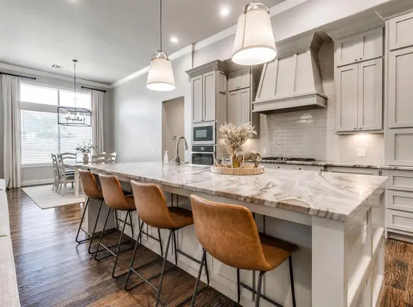 4304 Bridge Wood Lane, Oklahoma City, OK 73179
