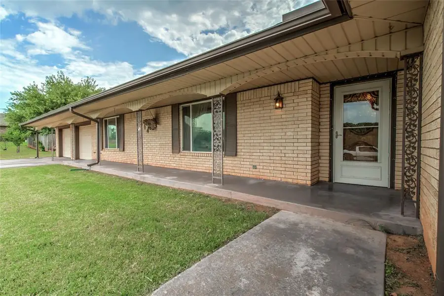614 S Lakehoma Place Drive, Mustang, OK 73064 - #3