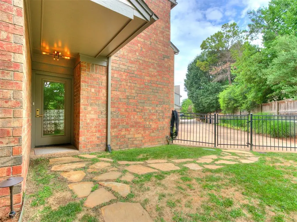 1201 Glenbrook Drive #5, Oklahoma City, OK 73118 - #1