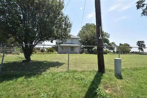 330 S Academy Road, Guthrie, OK 73044