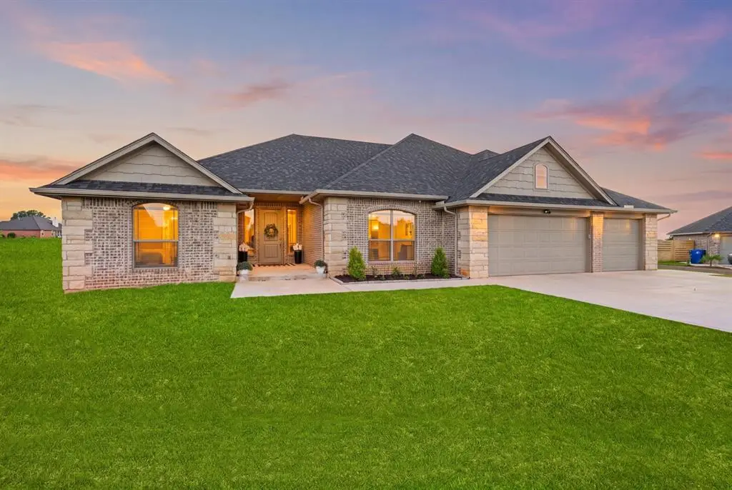 9131 Oak Tree Circle, Edmond, OK 73025 - #1