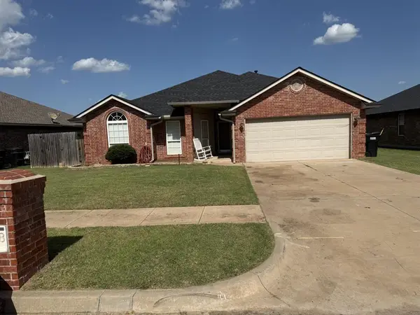 4208 Notting Hill Drive, Moore, OK 73160