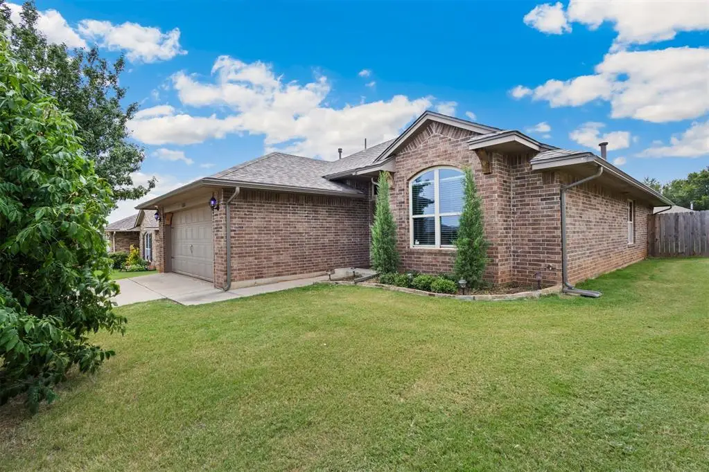 11212 NW 100th Street, Yukon, OK 73099 - #1