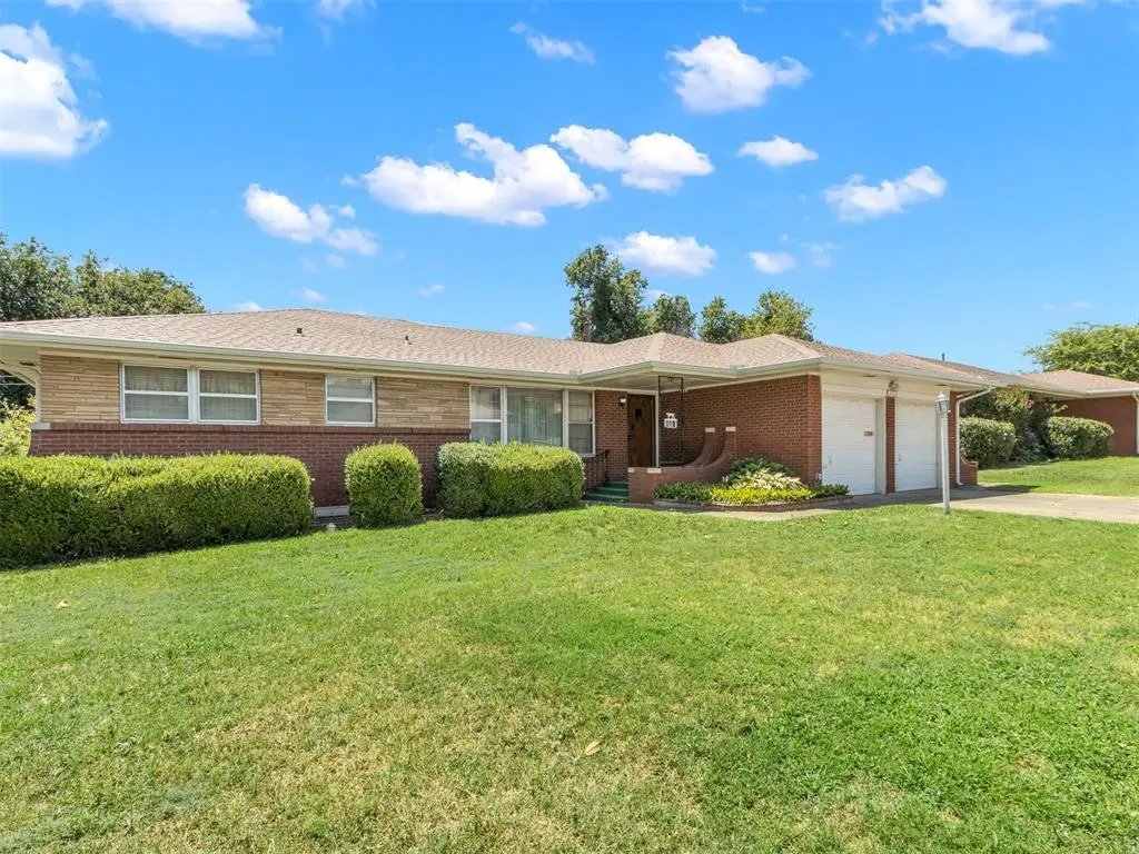 204 Country Club Terrace, Midwest City, OK 73110 - #1