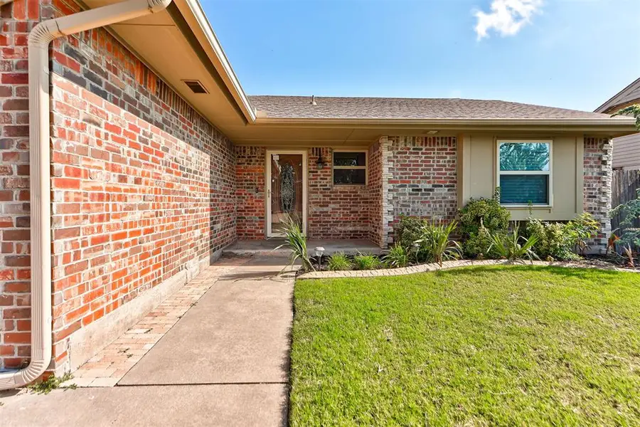 929 SW 11th Street, Moore, OK 73160 - #2