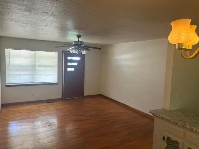 310 W J Street, Alex, OK 73002 - #3
