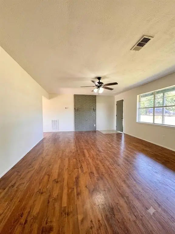 312 E Meadowview Lane, Valliant, OK 74764 - #3