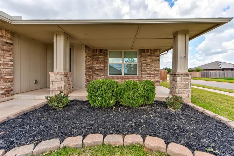 1213 Laurel Creek Drive, Yukon, OK 73099 - #2