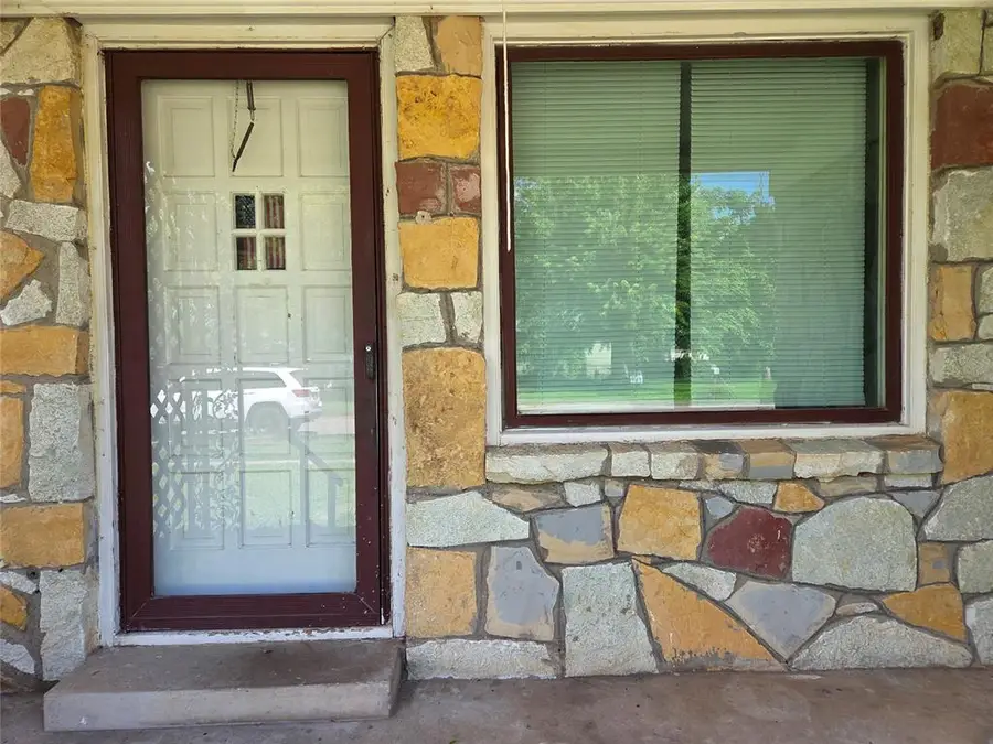 207 S Elm Street, Pauls Valley, OK 73075 - #3