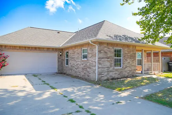 913 SW 16th Street, Moore, OK 73160