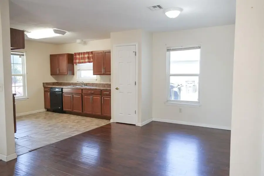 913 SW 16th Street, Moore, OK 73160 - #3