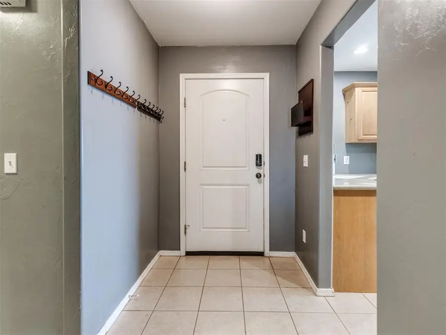1129 Hawthorne Drive, Oklahoma City, OK 73110 - #3