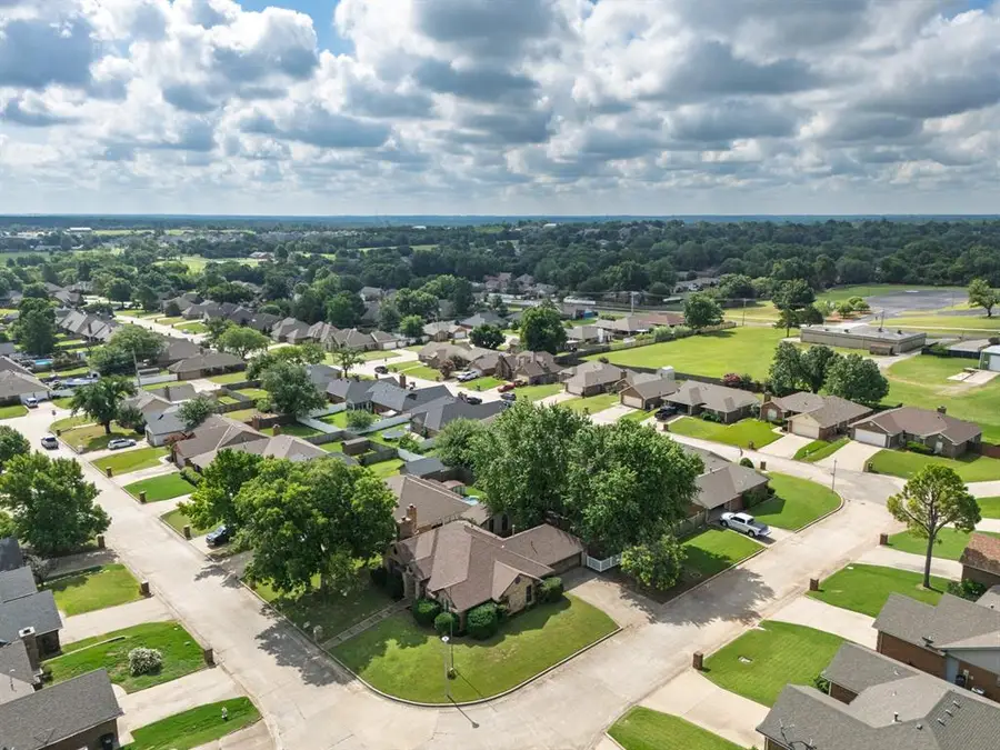1201 Castle Creek Street, Shawnee, OK 74804 - #3