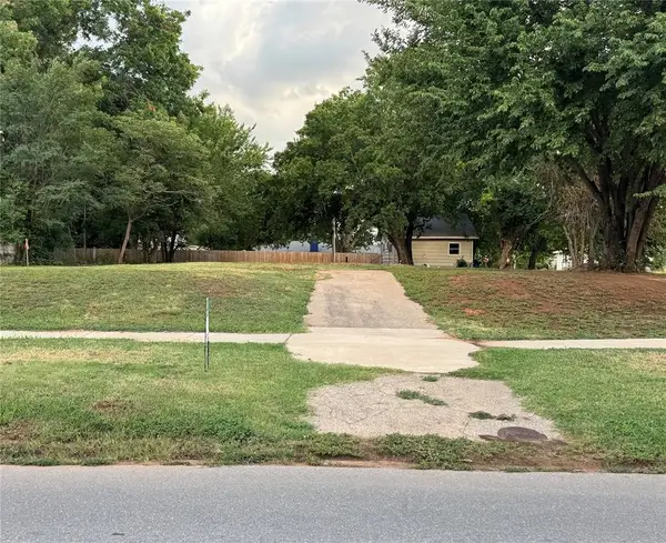 904 S 1st Street, Chickasha, OK 73018