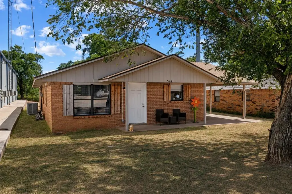 522 E Clark Avenue, Weatherford, OK 73096 - #1