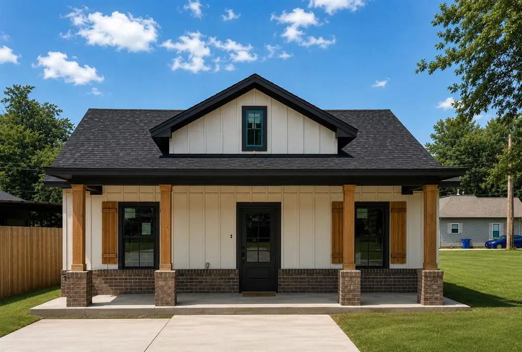 226 E Oklahoma Street, Kingfisher, OK 73750 - #1
