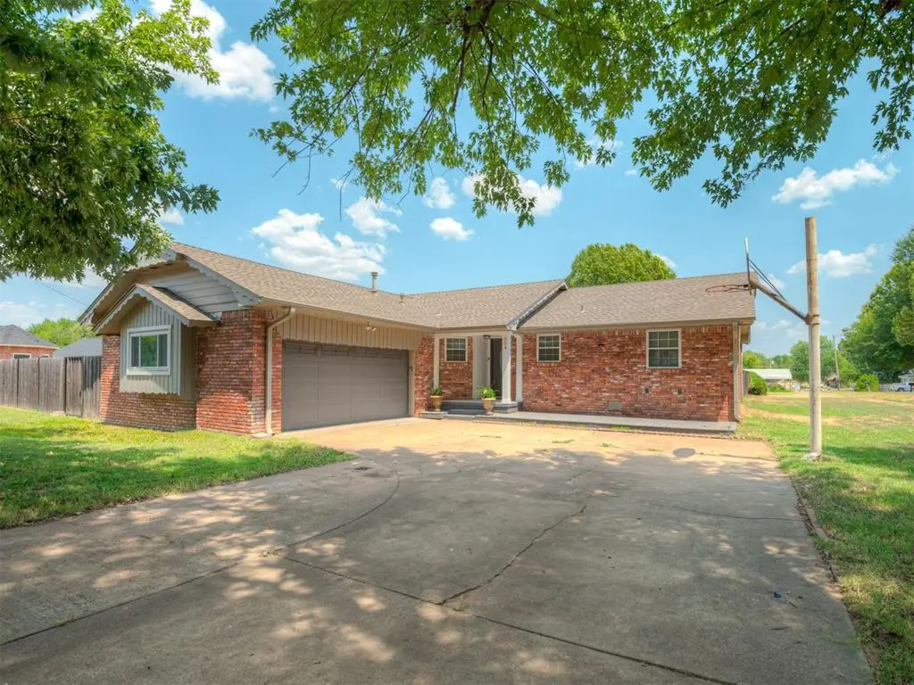 524 S Lewis Lane, Mustang, OK 73064 - #1