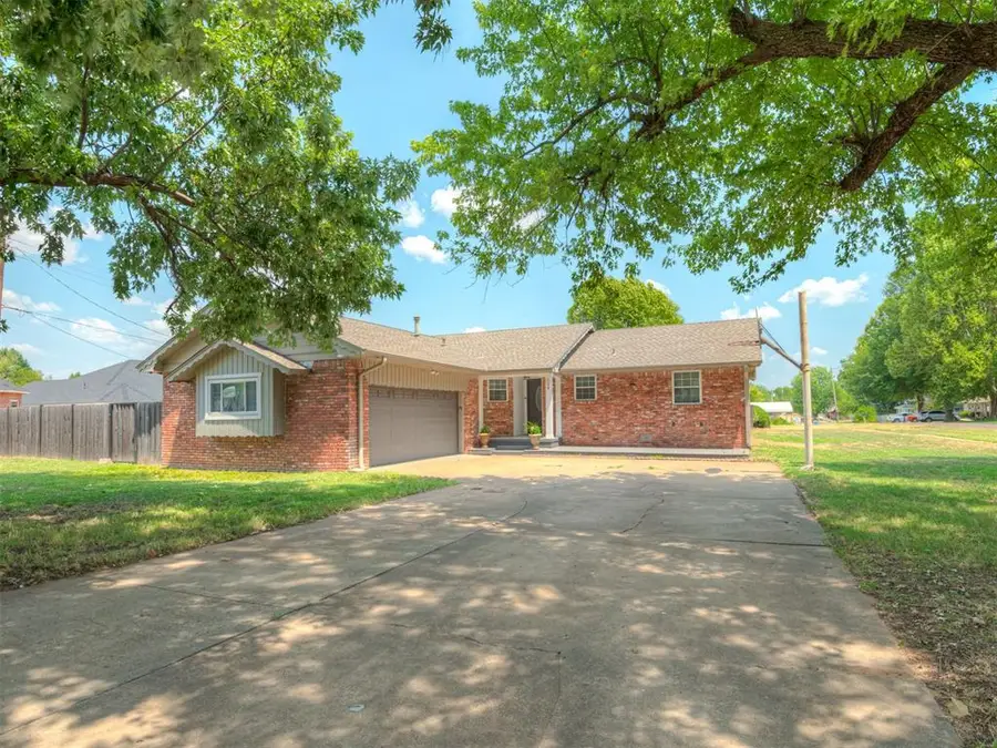 524 S Lewis Lane, Mustang, OK 73064 - #2