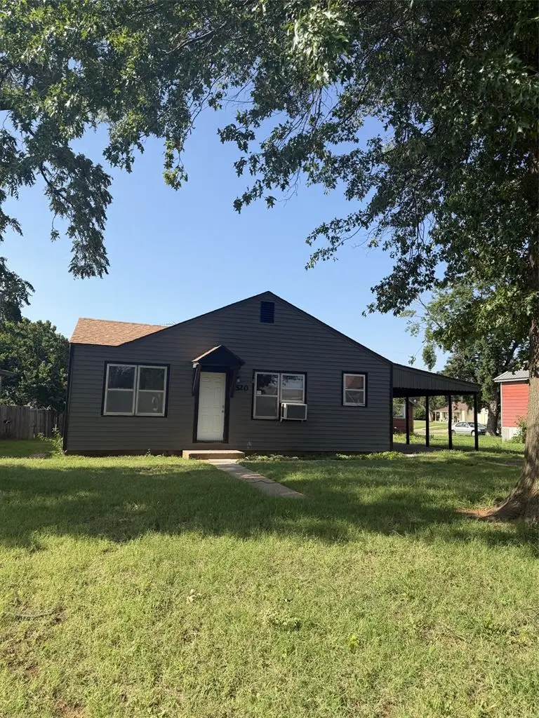 520 W Tom Stafford Street, Weatherford, OK 73096 - #2