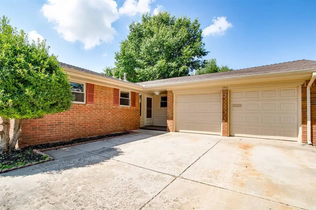 1301 Queensboro Place, Yukon, OK 73099 - #1