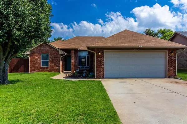 819 W Dowden Drive, Mustang, OK 73064