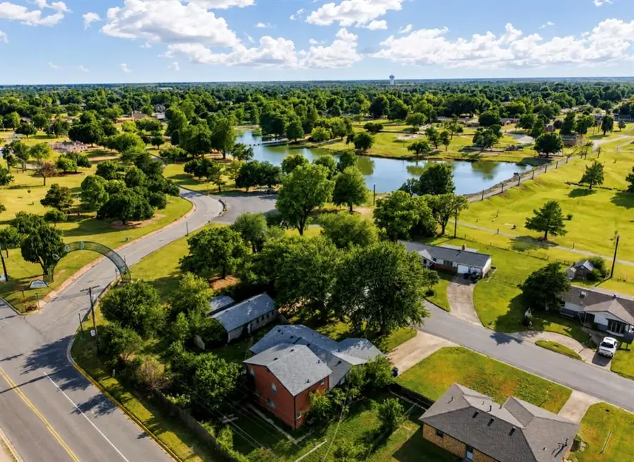27 Shannon Drive, Chickasha, OK 73018 - #2