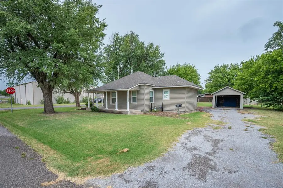1620 S Evans Avenue, El Reno, OK 73036 - #2