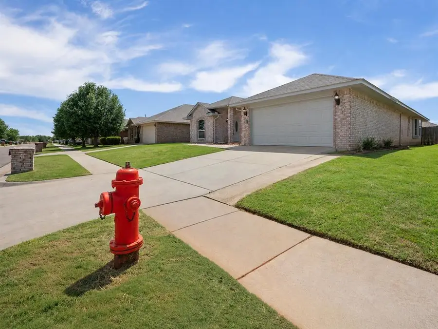 909 Greenfield Avenue, Yukon, OK 73099 - #2
