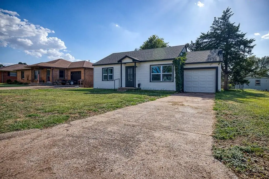 1114 S 11th Street, Kingfisher, OK 73750 - #1