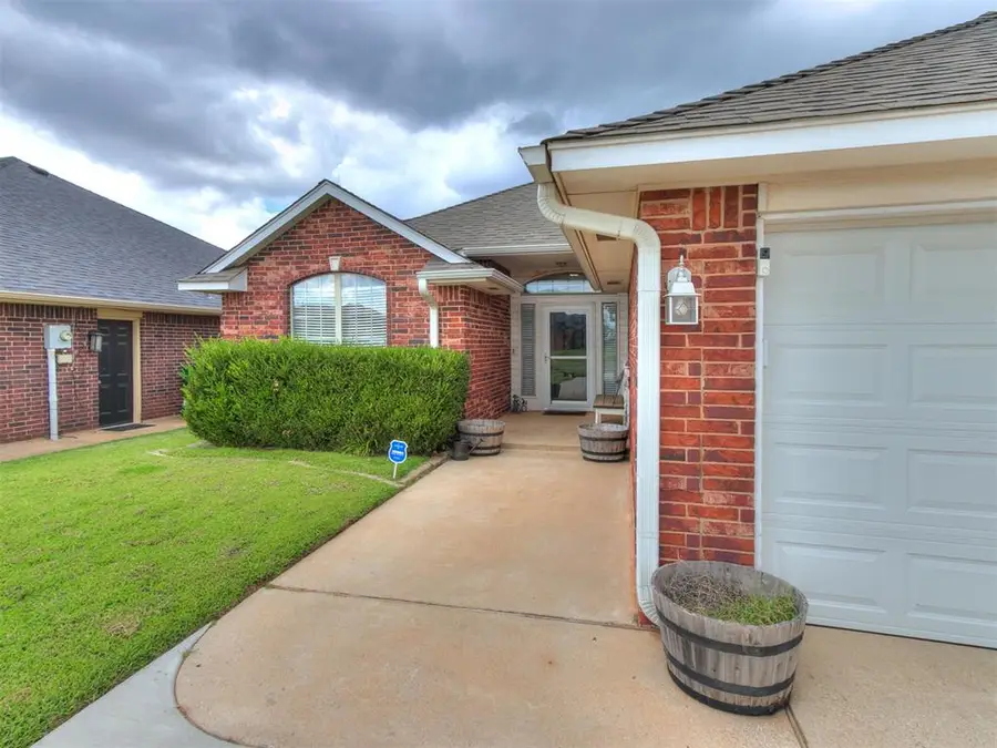 9201 Button Avenue, Moore, OK 73160 - #2