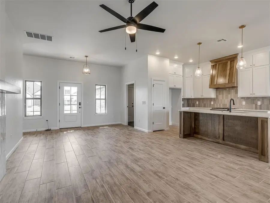 4913 Misty Wood Lane, Mustang, OK 73064 - #2