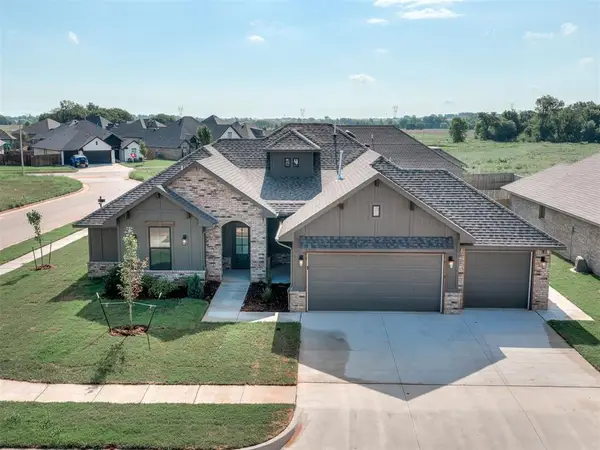 4900 Vine Cliff Road, Mustang, OK 73064