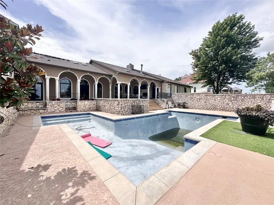 5 Country Club Road, Shawnee, OK 74801 - #3