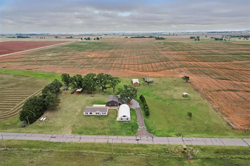 10716 N 2010 Road, Elk City, OK 73644 - #1