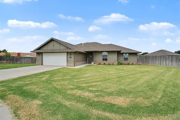 1009 Avalon Court, Altus, OK 73521