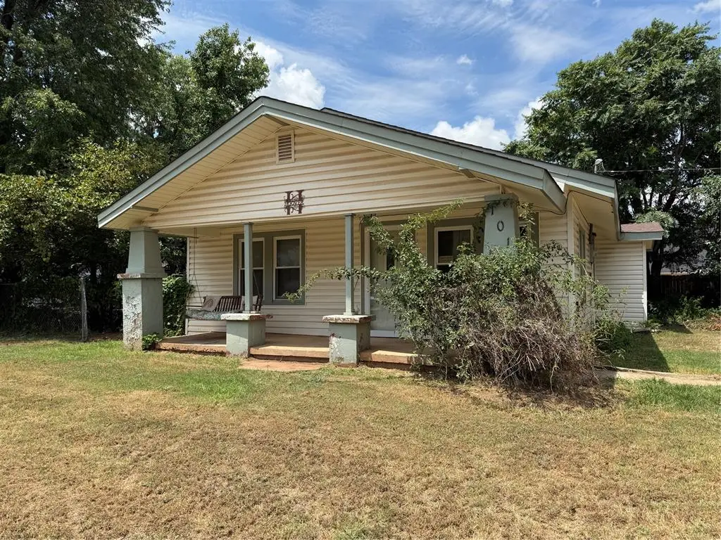 101 NW 7th St, Tuttle, OK 73089 - #1
