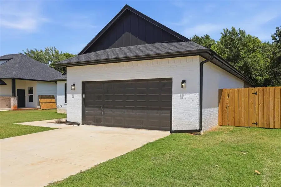 4208 N Shadybrook Drive, Midwest City, OK 73110 - #2