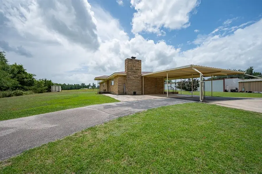 202 E Park Street, McLoud, OK 74851 - #2