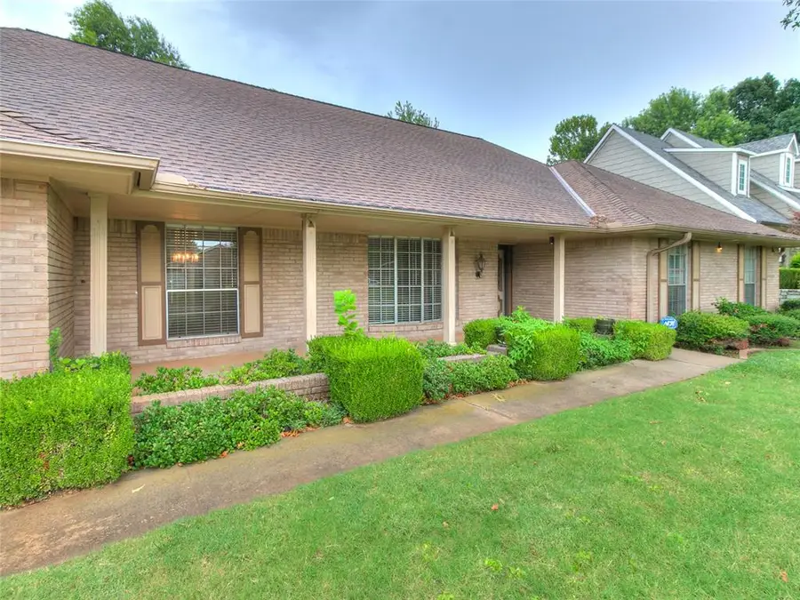 106 N Trail Ridge Road, Edmond, OK 73012 - #2