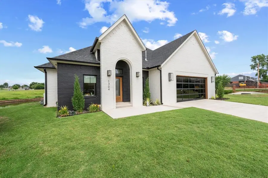 1304 Katelyn Court, Yukon, OK 73099 - #3