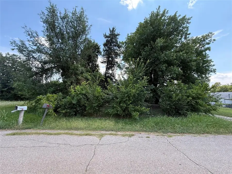1615 E Lincoln Avenue, Guthrie, OK 73044 - #2