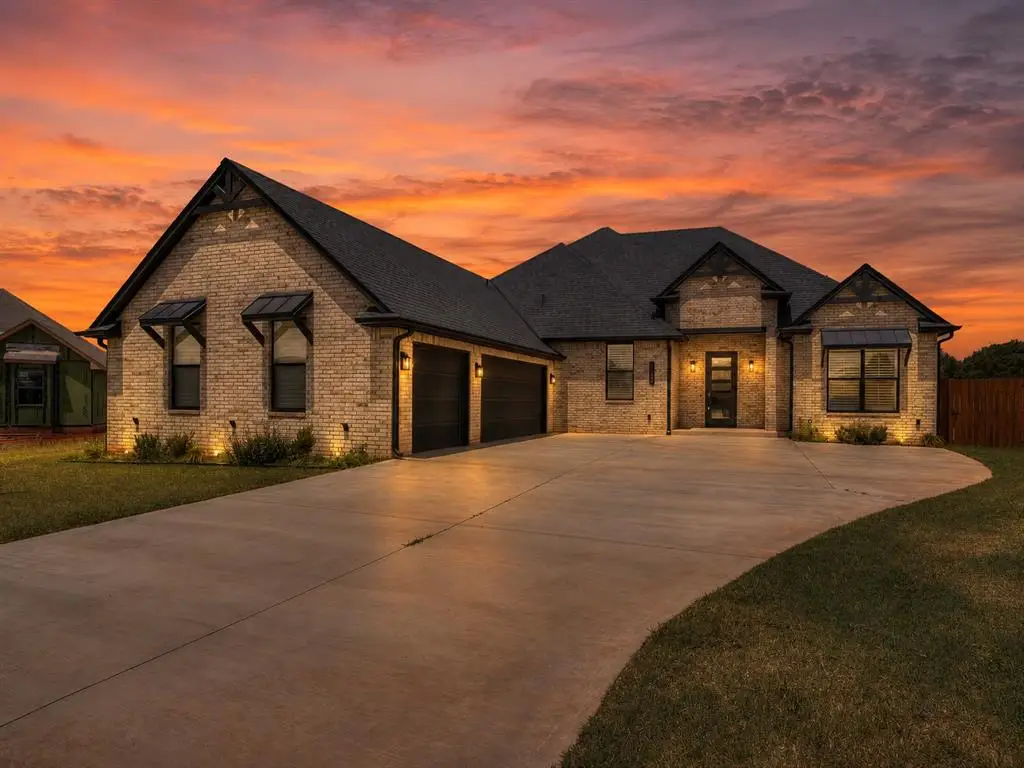 1383 S Gabes Court Drive, Mustang, OK 73064 - #1